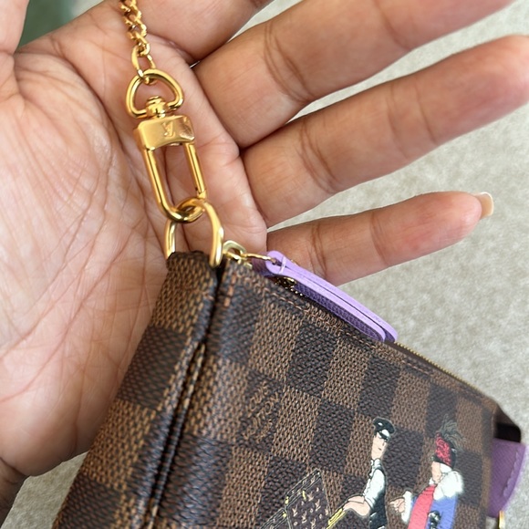 Louis Vuitton Damier Mini Pochette - Picture 7 of 17